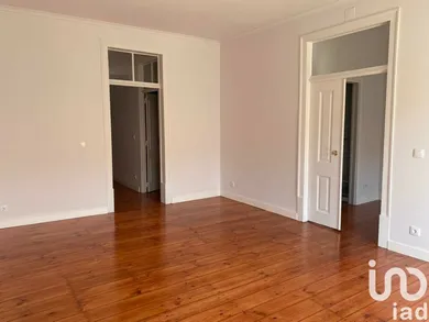 Apartamento T2 em Alcântara