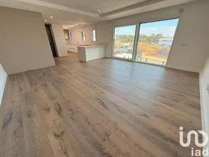 Apartment T5+ at Laranjeiro e Feijó