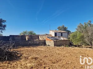Prédio  em Santa Bárbara de Nexe