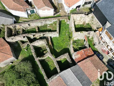 Village house at Mouçós e Lamares