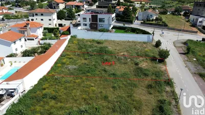 Fotografia 2 de Terreno de 705 m² em Vilar de Nantes