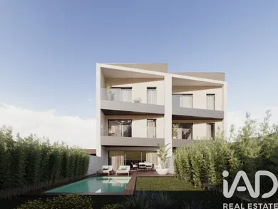 Casa/Moradia em Coronado (São Romão e São Mamede)