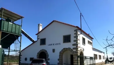 Espaço comercial em Freixial e Juncal do Campo