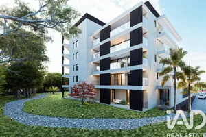 Apartment T4 in Pedrouços