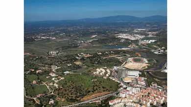 Terreno urbano em Lagos (São Sebastião e Santa Maria)