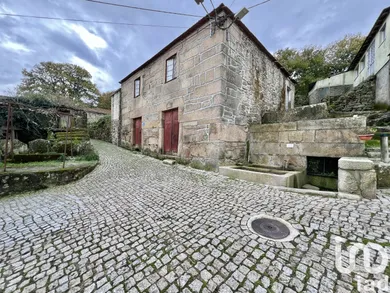 Village house in Ferreirim e Macieira
