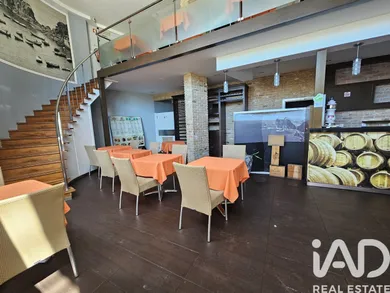 Shop/Premises commercial in São Martinho