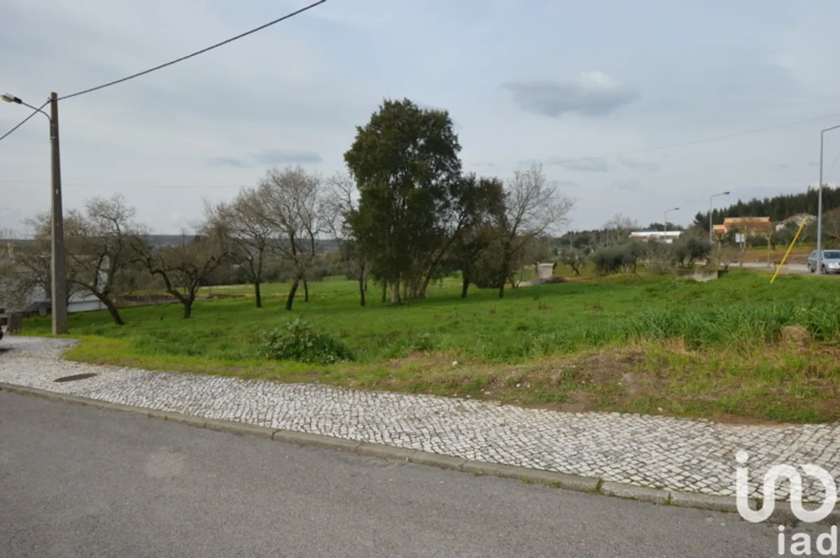 Terreno de 773 m² em Chão de Couce
