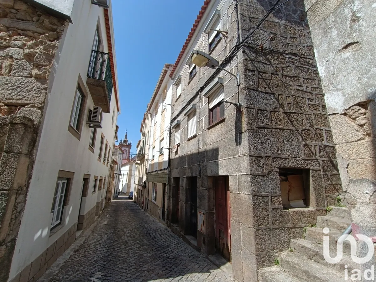 Prédio de 240 m² em Gouveia