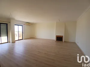 Apartamento T4 em Faro (Sé e São Pedro)