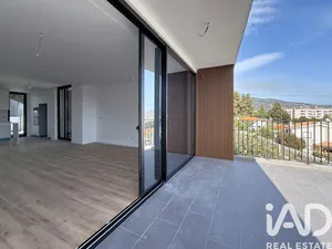 Apartamento T3 em Santo António