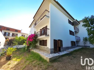 Duplex T4 em Carcavelos e Parede