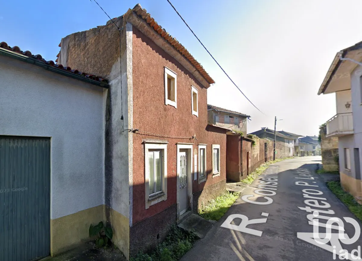 Prédio de 3000 m² em Sepins e Bolho