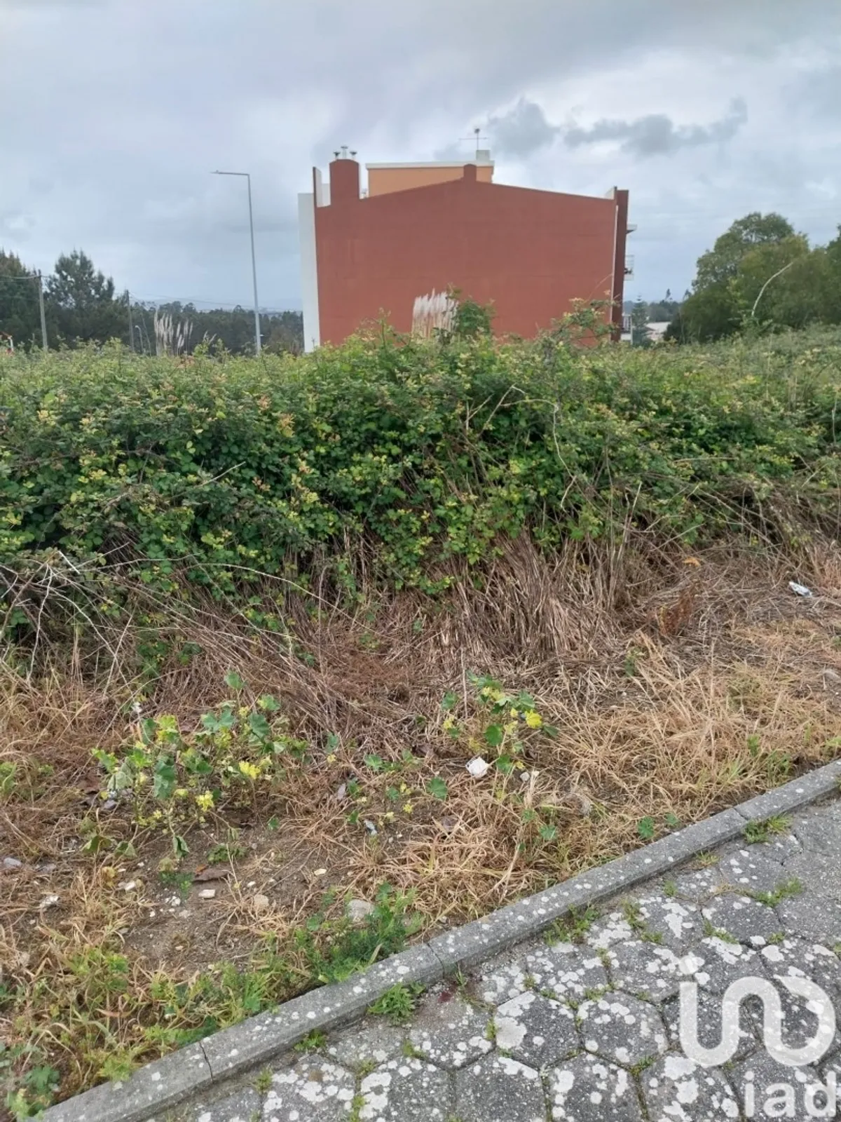 Terreno urbano de 858 m² em Argoncilhe