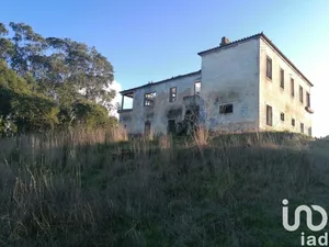 Land in Venda do Pinheiro e Santo Estêvão das Galés