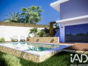 Casa  em Charneca De Caparica E Sobreda