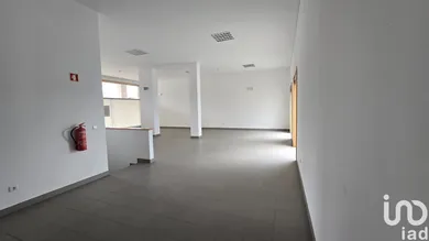 Shop/Premises commercial  in Vila meã