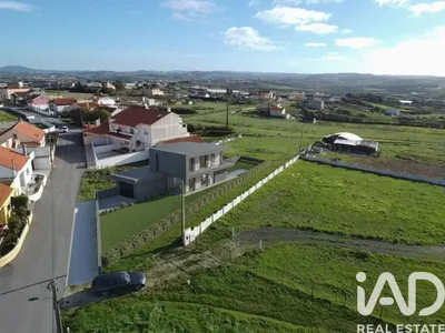 Fotografia 9 de Moradia 4 quartos de 216 m² em São Pedro da Cadeira