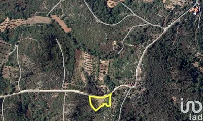 Fotografia 1 de Terreno de 2120 m² em Chãos