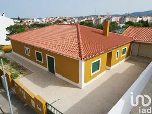 Traditional house at Cadaval e Pêro Moniz