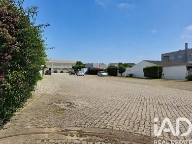 Loja / Estabelecimento Comercial em Mafamude e Vilar do Paraíso