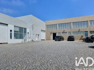 Loja / Estabelecimento Comercial  em Mafamude e Vilar do Paraíso