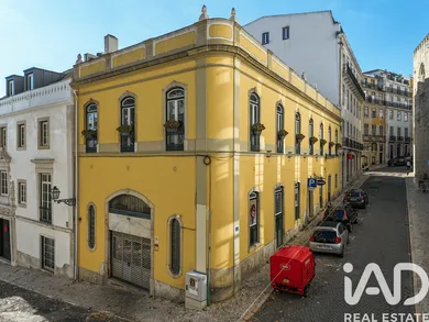 Prédio  em Santa Maria Maior