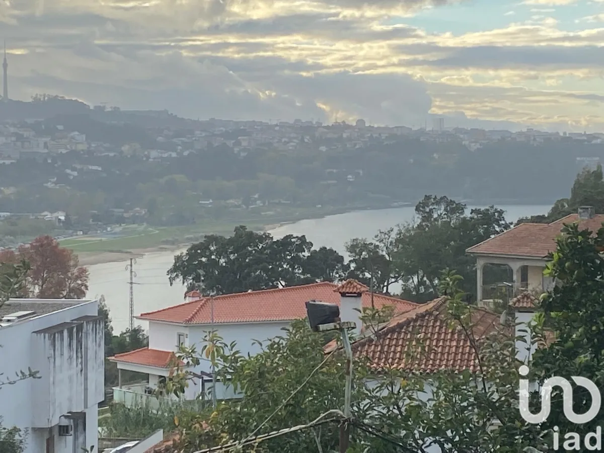 Terreno urbano de 1624 m² em Gondomar (São Cosme), Valbom e Jovim