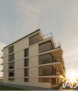 Apartamento T4 em Canidelo