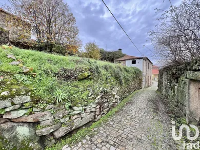 Maison de village  à Ferreirim e Macieira