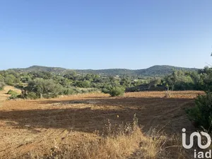 Land  at Santa Bárbara de Nexe
