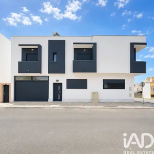 Casa/Moradia  em Faro (Sé e São Pedro)