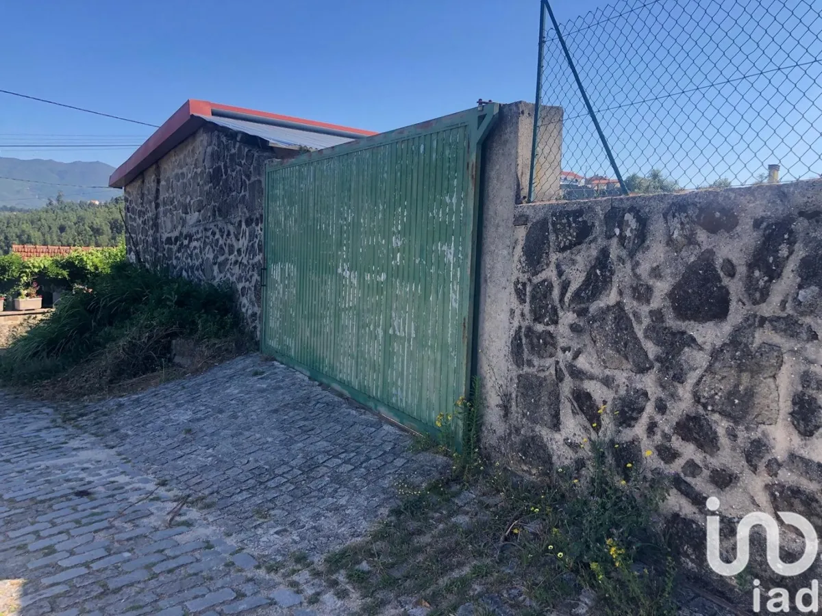 Terreno de 1000 m² em Serrazes