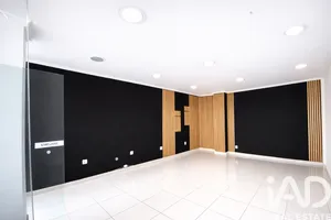 Shop/Premises commercial in Faro (Sé e São Pedro)