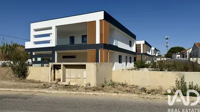 Fotografia 5 de Casa/Moradia 4 quartos de 300 m² em São João das Lampas e Terrugem