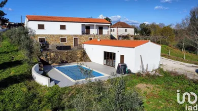 Maison à Vila Facaia