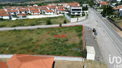 Fotografia 1 de Terreno de 783 m² em Vilar de Nantes