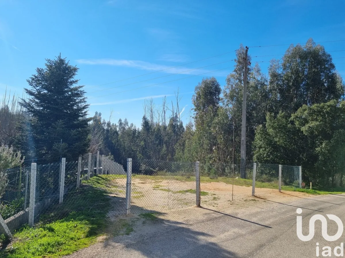 Terreno de 777 m² em Poiares (Santo André)
