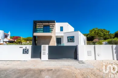 Mansion in Quarteira
