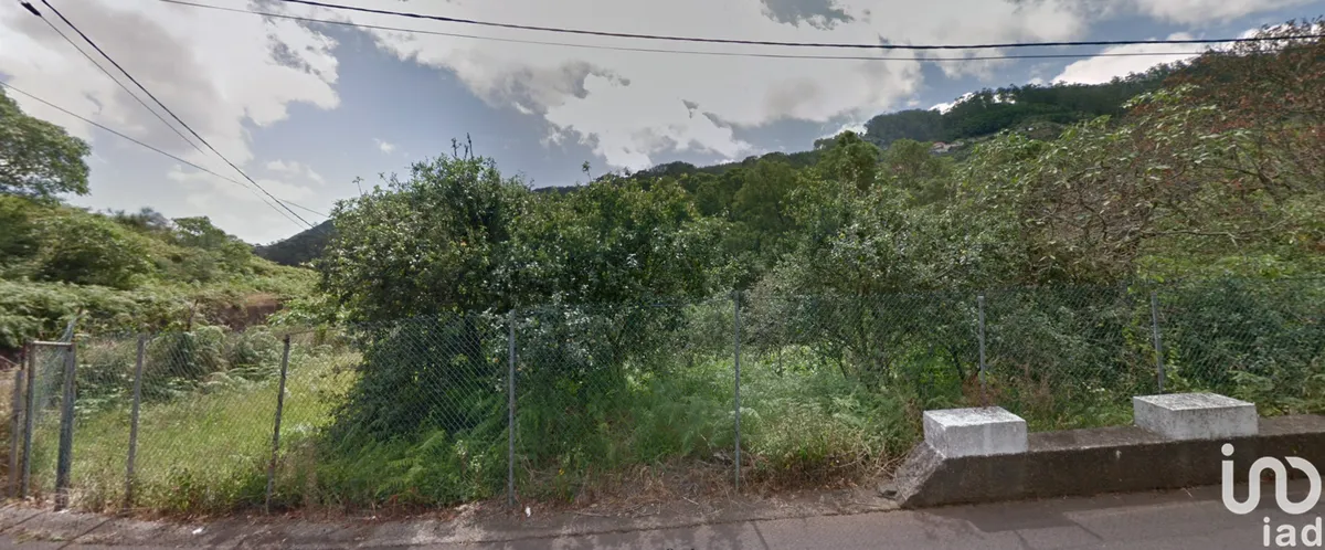 Terreno de 710 m² em Machico