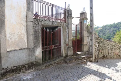 Fotografia 3 de Prédio de 2419 m² em Longa