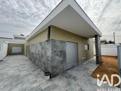 Casa tradicional  em Fernão Ferro