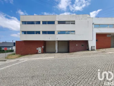 Loja / Estabelecimento Comercial  em Milheirós