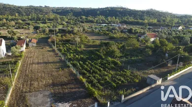 Building plot  in Seiça