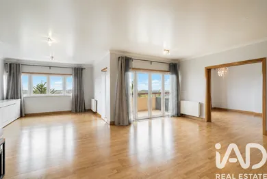 Apartment T5+ in Queluz e Belas