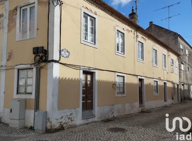 Prédio  em Santarém (Marvila), Santa Iria Da Ribeira De Santarém, Santarém (São Salvador) E Santarém (São Nicolau)