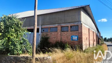 Armazém em Canas de Santa Maria