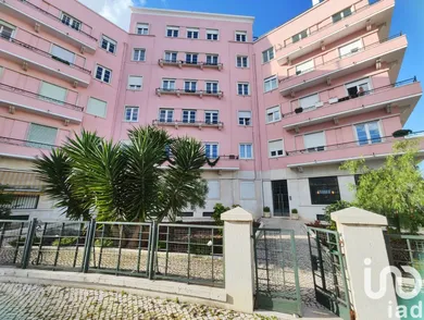 Apartamento T4 em Areeiro