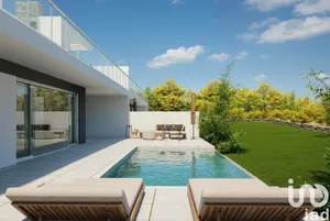 Casa/Moradia  em Igreja Nova e Cheleiros