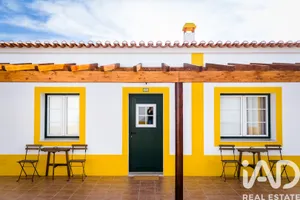 Espaço comercial em Santa Vitória e Mombeja